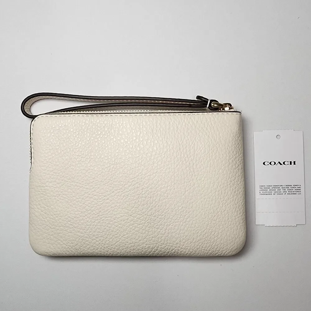 NWT Coach CDF06 Corner Zip Wristlet With Heart Rivets/Leather/Gold/Chalk